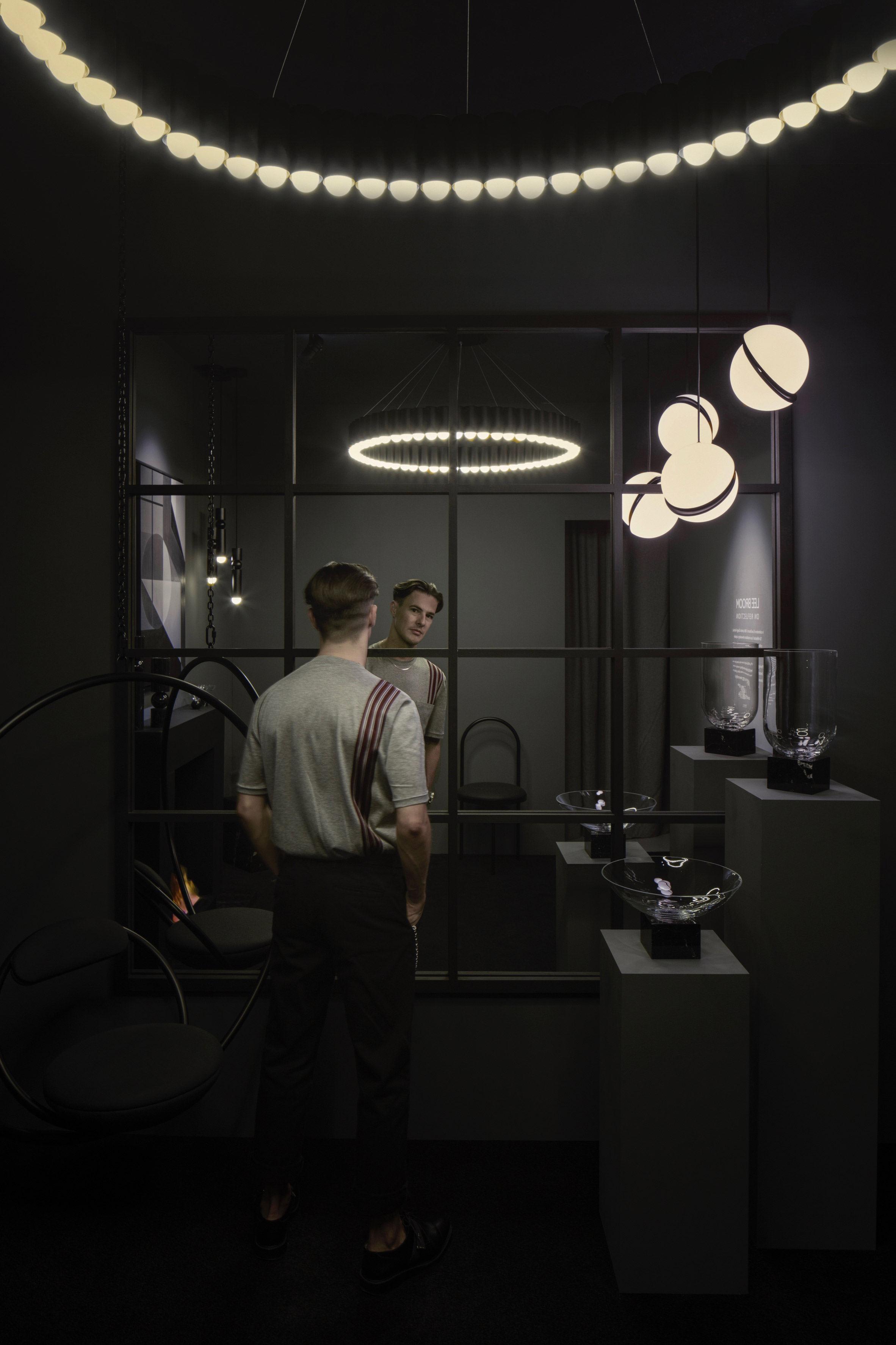 Lee Broom creates mirror illusion in London showroom