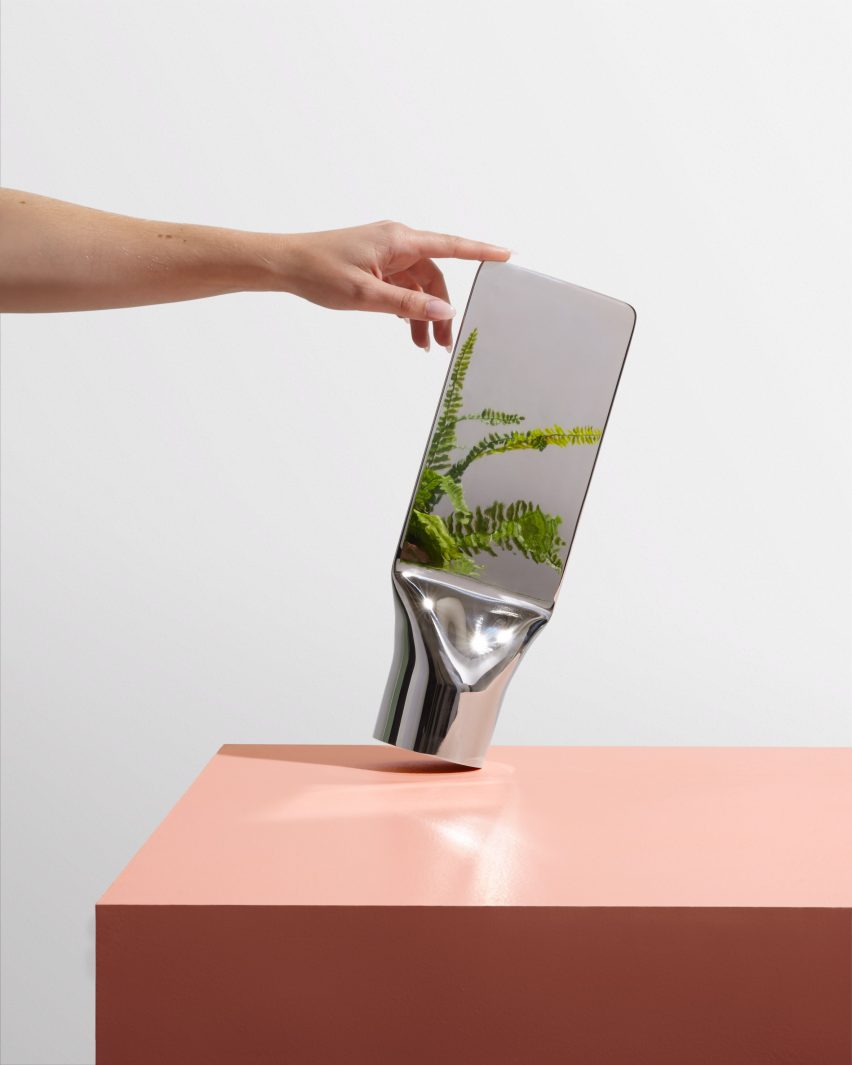 Umbra shift mirror by Philippe Malouin