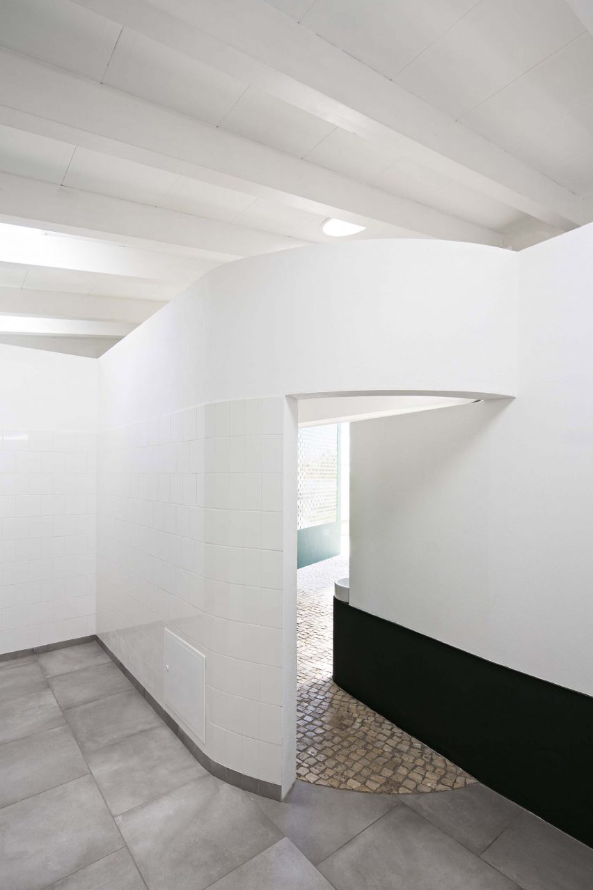 Cemetery toilet by M2. Senos Architects