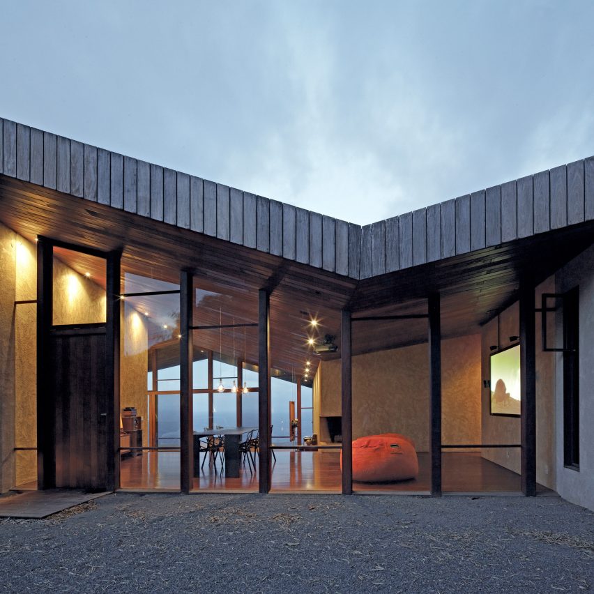 Clifftop House Maui by Dekleva Gregoric Architects