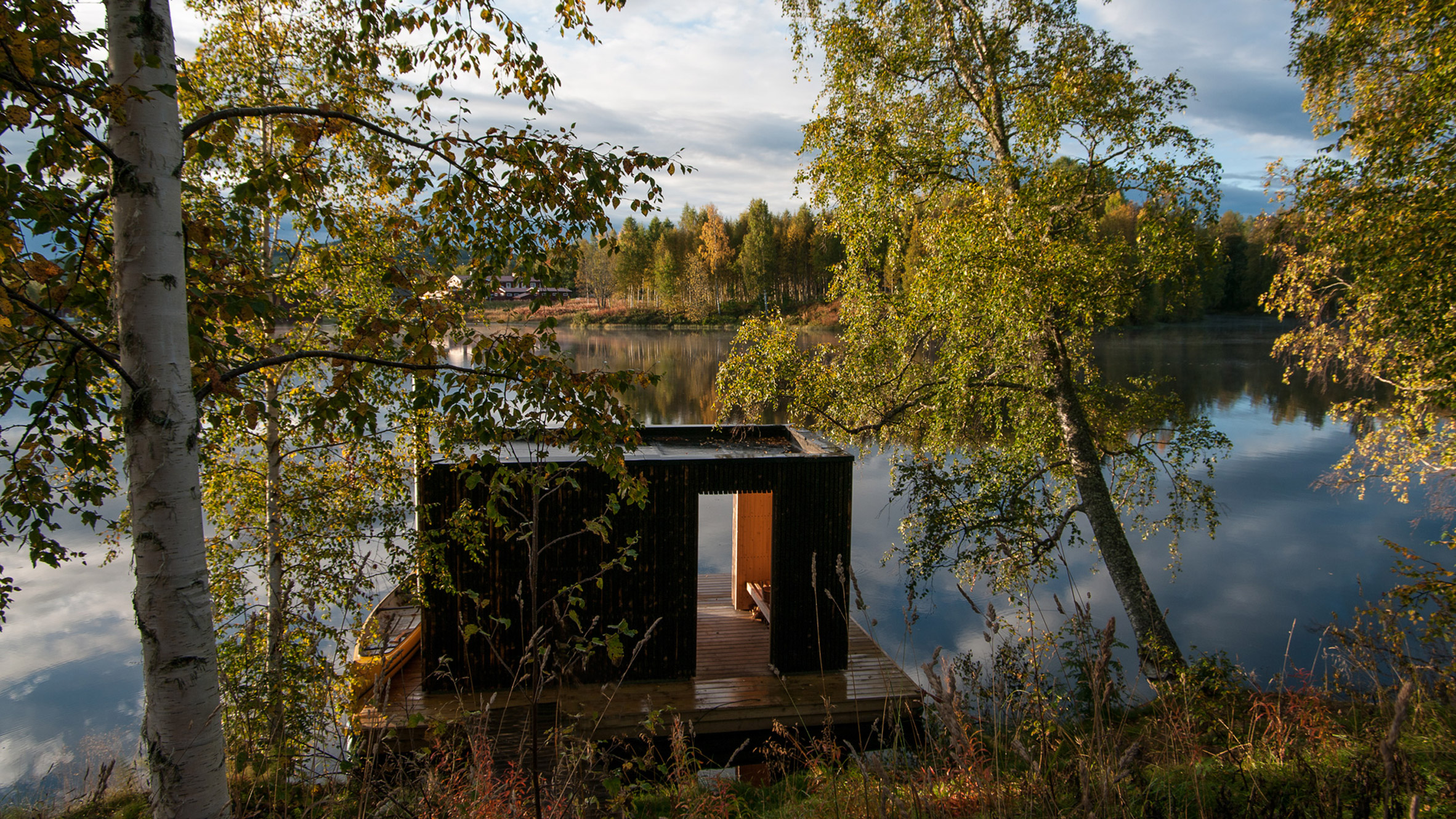 Floating sauna by Small Architecture Workshop.