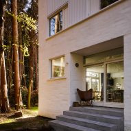 House in the Woods by Arigho Larmour Wheeler Architects