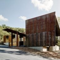 Faulkner Architects wraps Northern California home in weathering steel