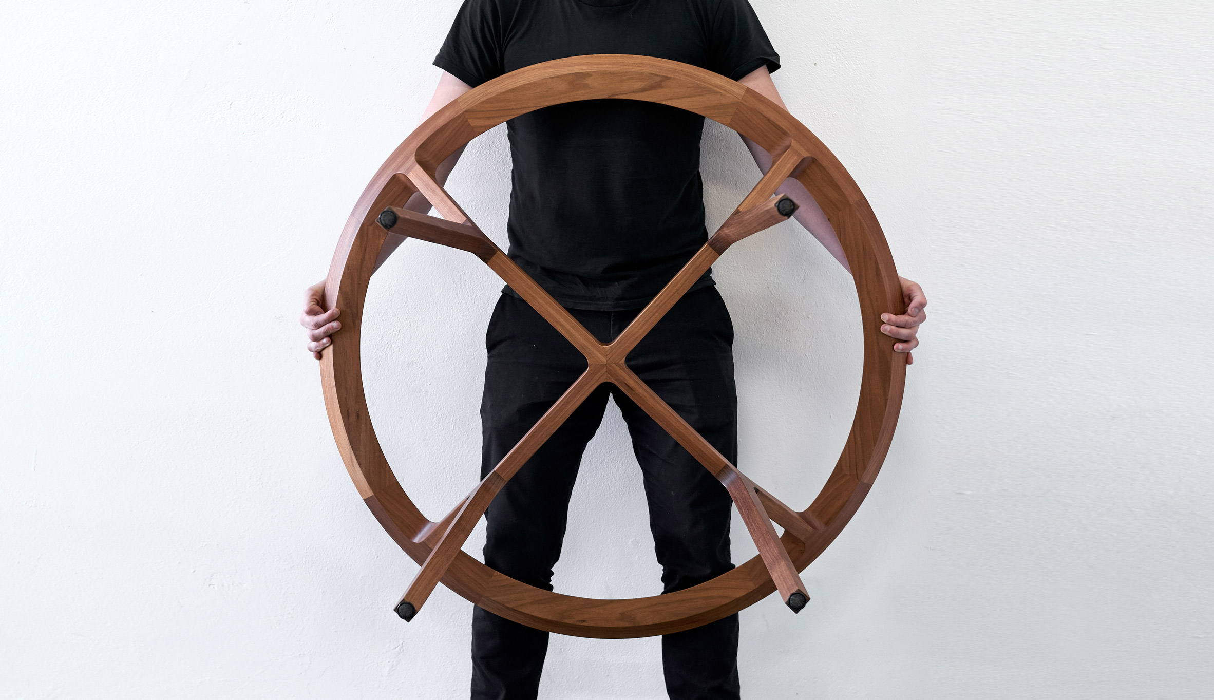 Formindske tjeneren Mappe Tom Fereday creates furniture collection for Louis Vuitton store in Sydney