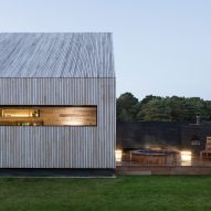 Wooden annexe by Hampshire-based architects Strom.
