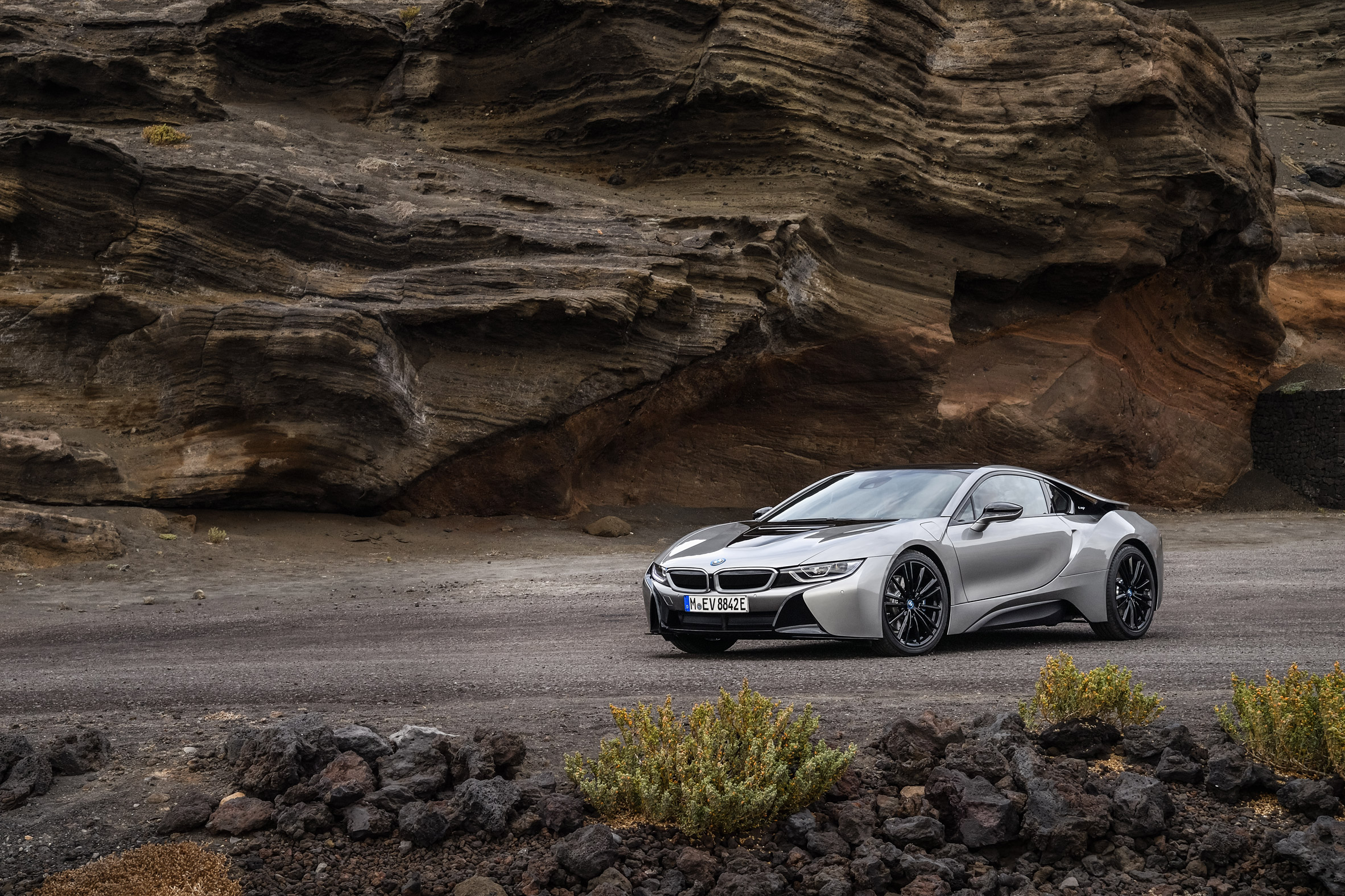 BMW Plots Sustainable Supercar With the i8 Project - WSJ