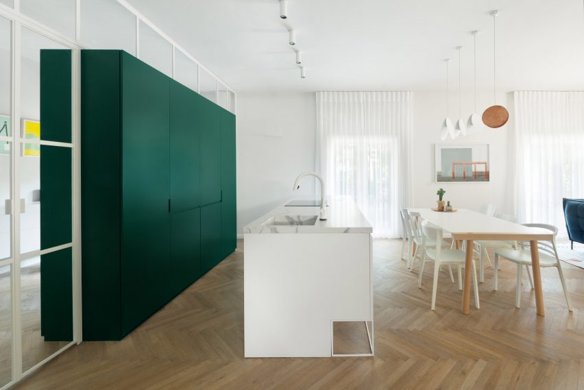 Renovated Bauhaus apartment by Lital Ophir and Ilana Bronfen