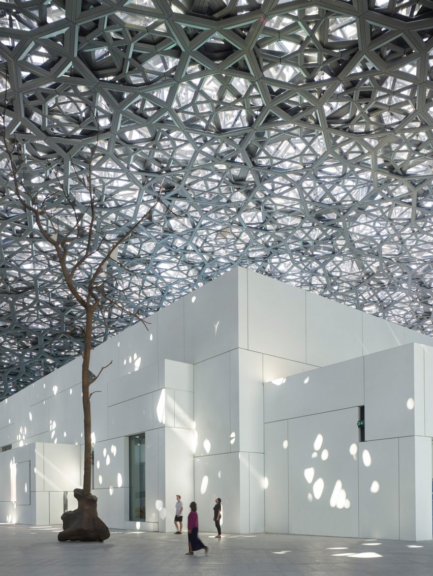 Jean Nouvel S Louvre Abu Dhabi Features A Huge Patterned Dome