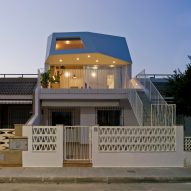 The Beach House by Laura Ortín Architecture