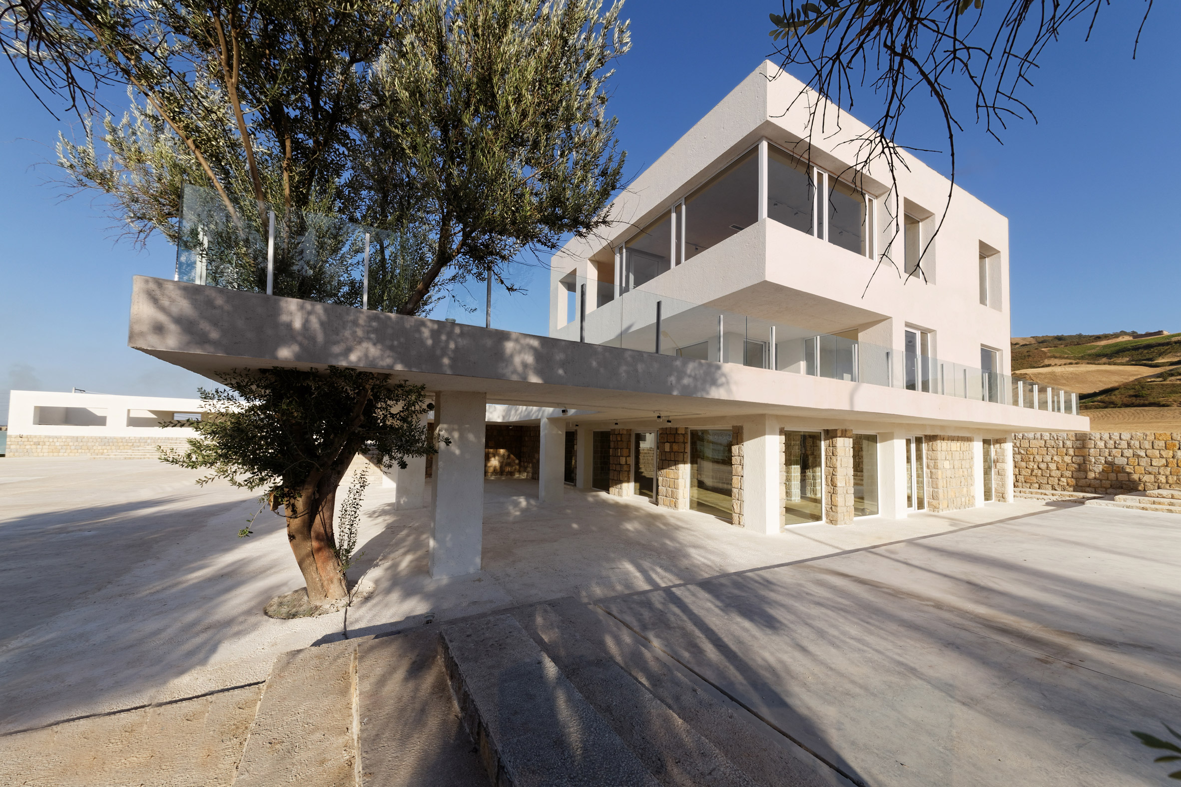 Villa Cheshm Cheran by ZAV Architects
