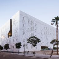 Mecanoo completes modern Palace of Justice in historic Córdoba