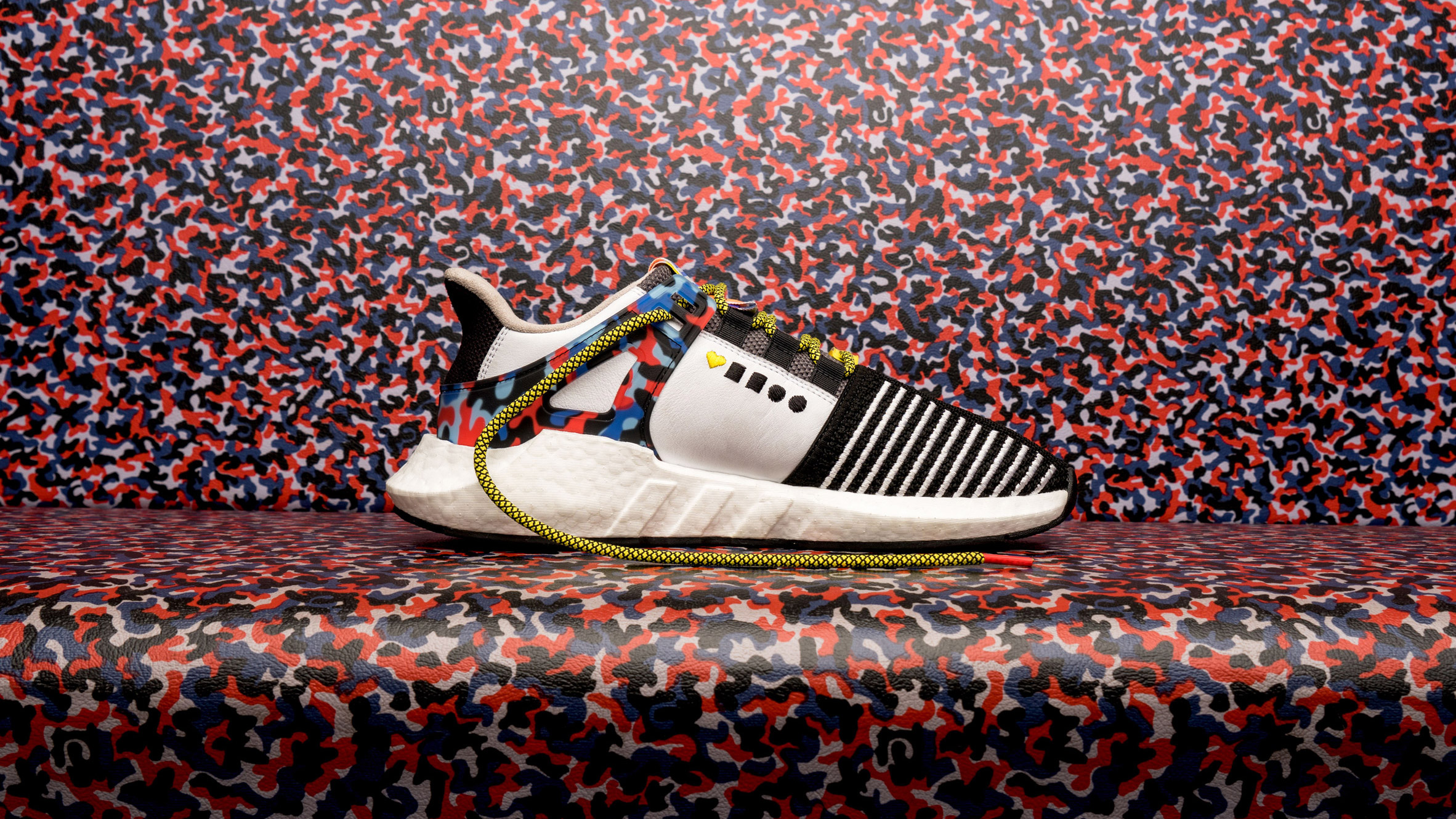 Demontere Bloom Skrøbelig Adidas releases limited-edition trainers that match Berlin subway seats