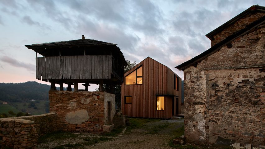 Casa Montaña by Baragaño Architects
