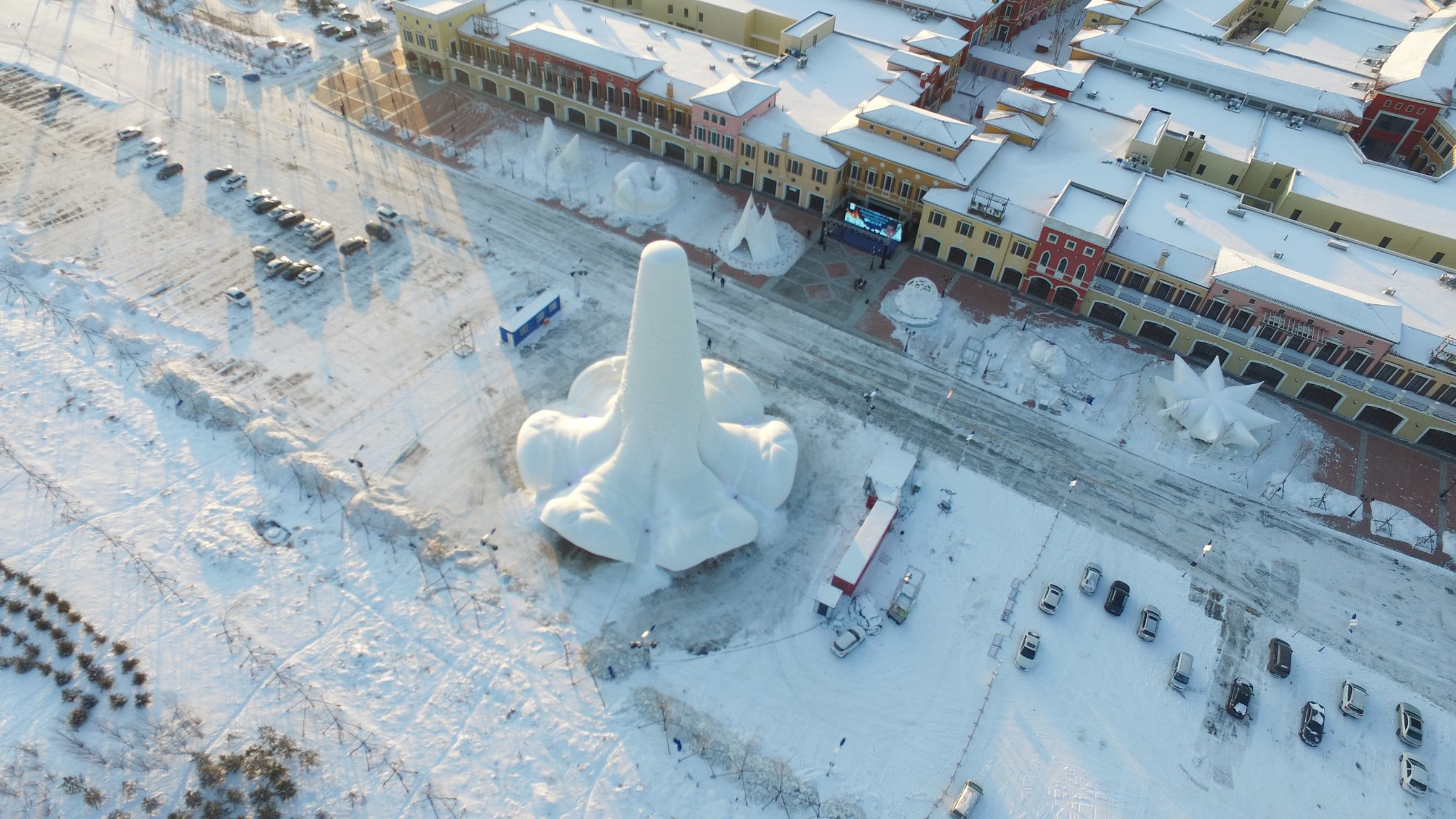 World's tallest ice tower built with the shape of a flamenco dress