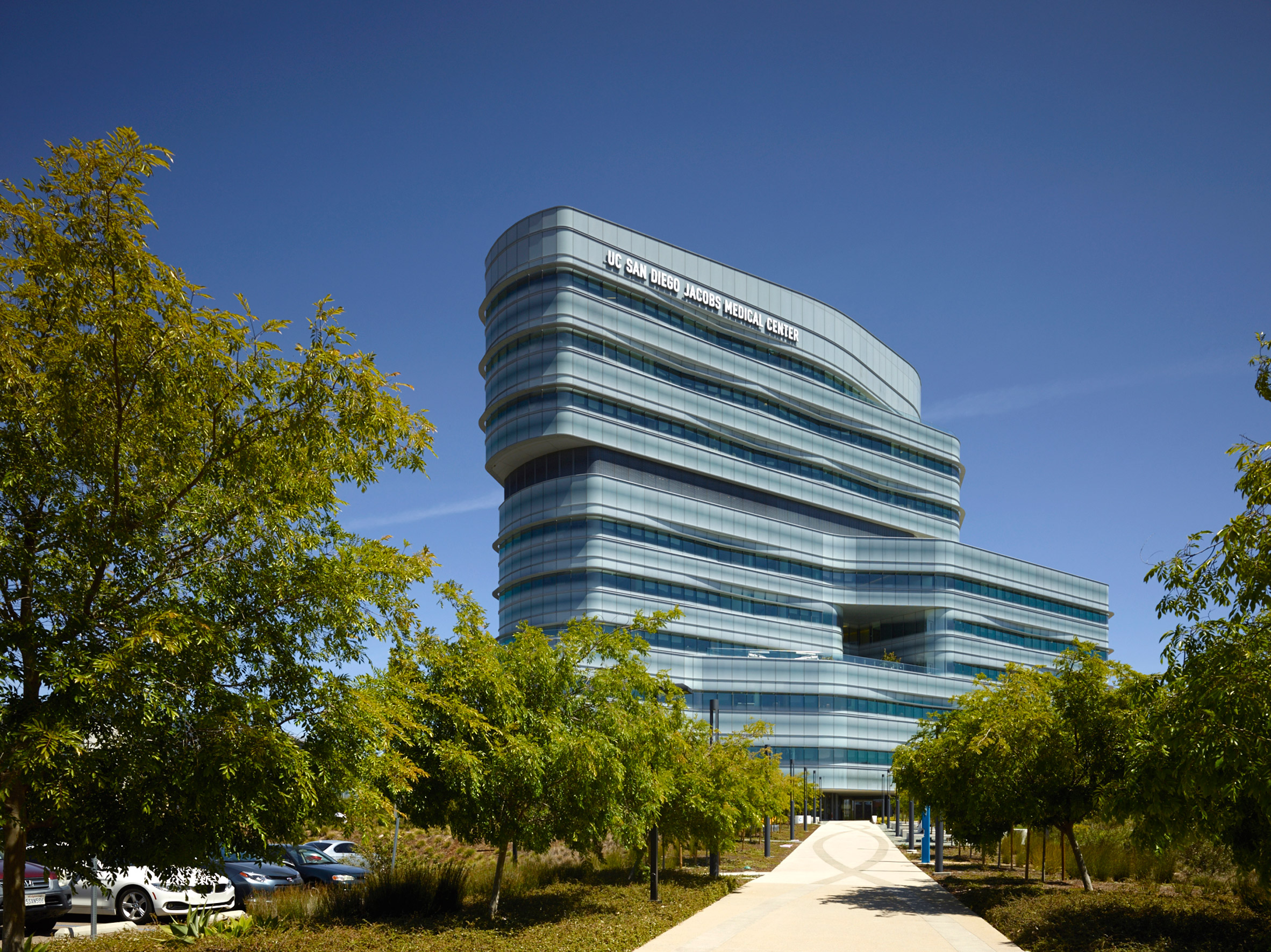 California Hospital Layoffs Fuel Push for Billionaire Wealth Tax