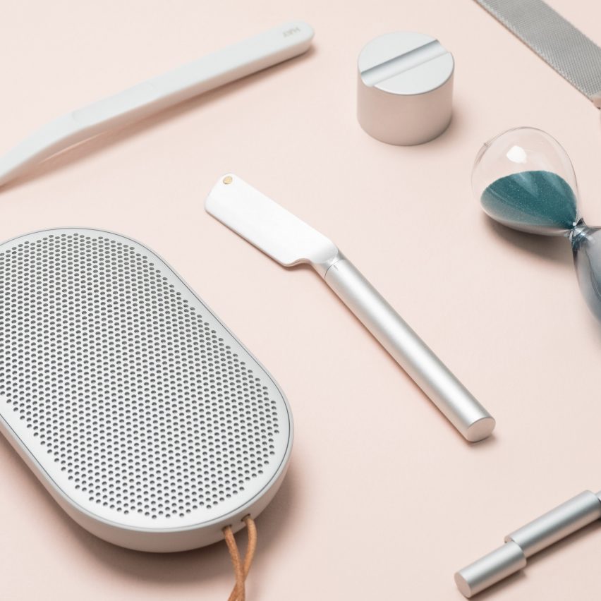 London-based industrial design agency Morrama has launched an aluminium straight razor that will help to reduce the amount of plastic going into landfill.