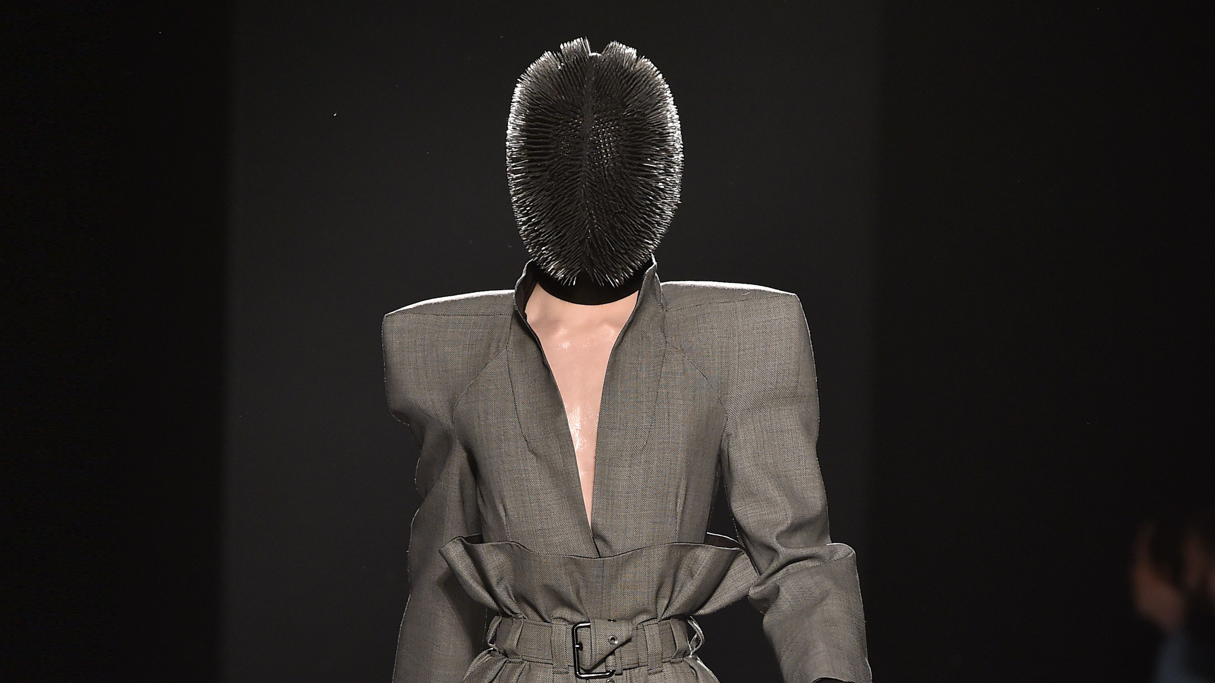 Gareth Pugh Revisits 1980s Power Dressing With Latest Collection