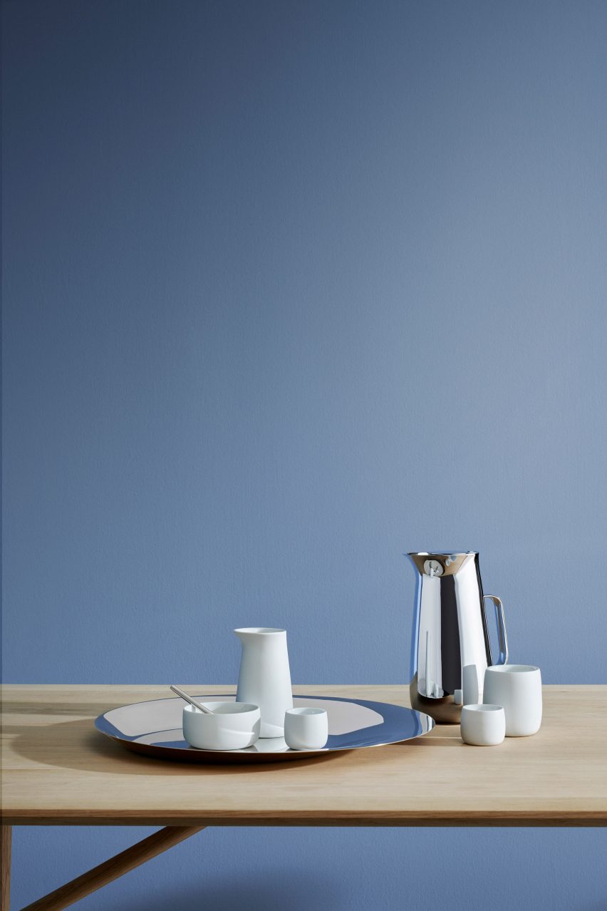 Norman Foster designs "sculptural" range of tableware for Danish design brand Stelton