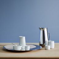Norman Foster designs minimal tea set for Stelton