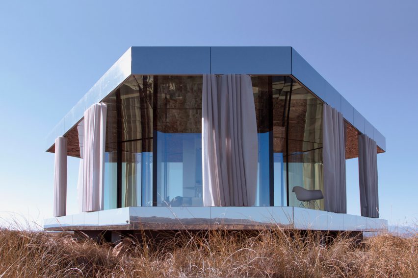 Glass Pavilion by OFIS Arhitekti provides a platform for star gazing in a Spanish desert