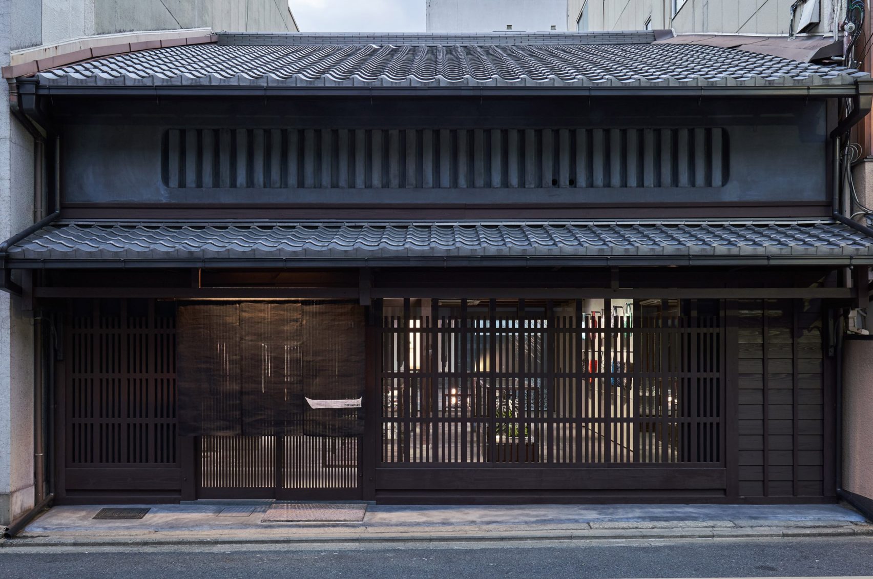 Mac House Reports Net Loss of 182 Million Yen for First Half