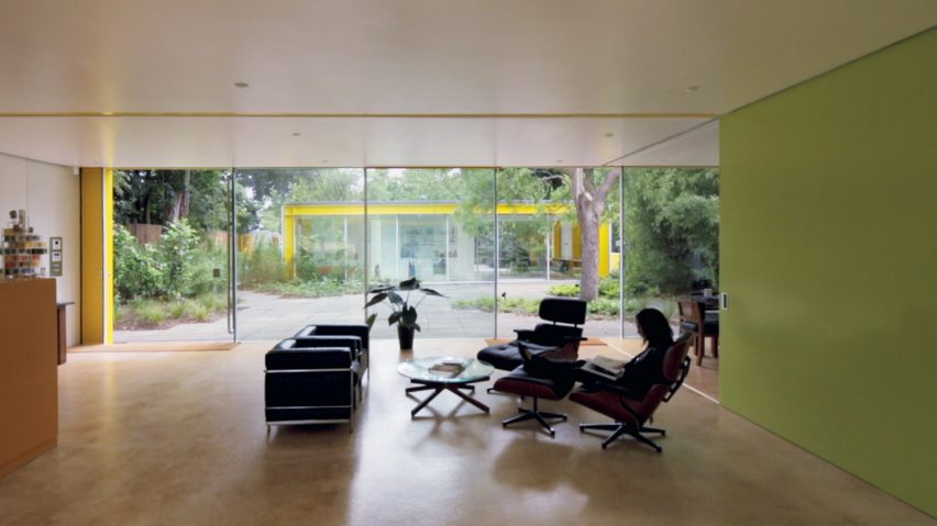 Interior photo of the living space at 22 Parkside by Richard Rogers