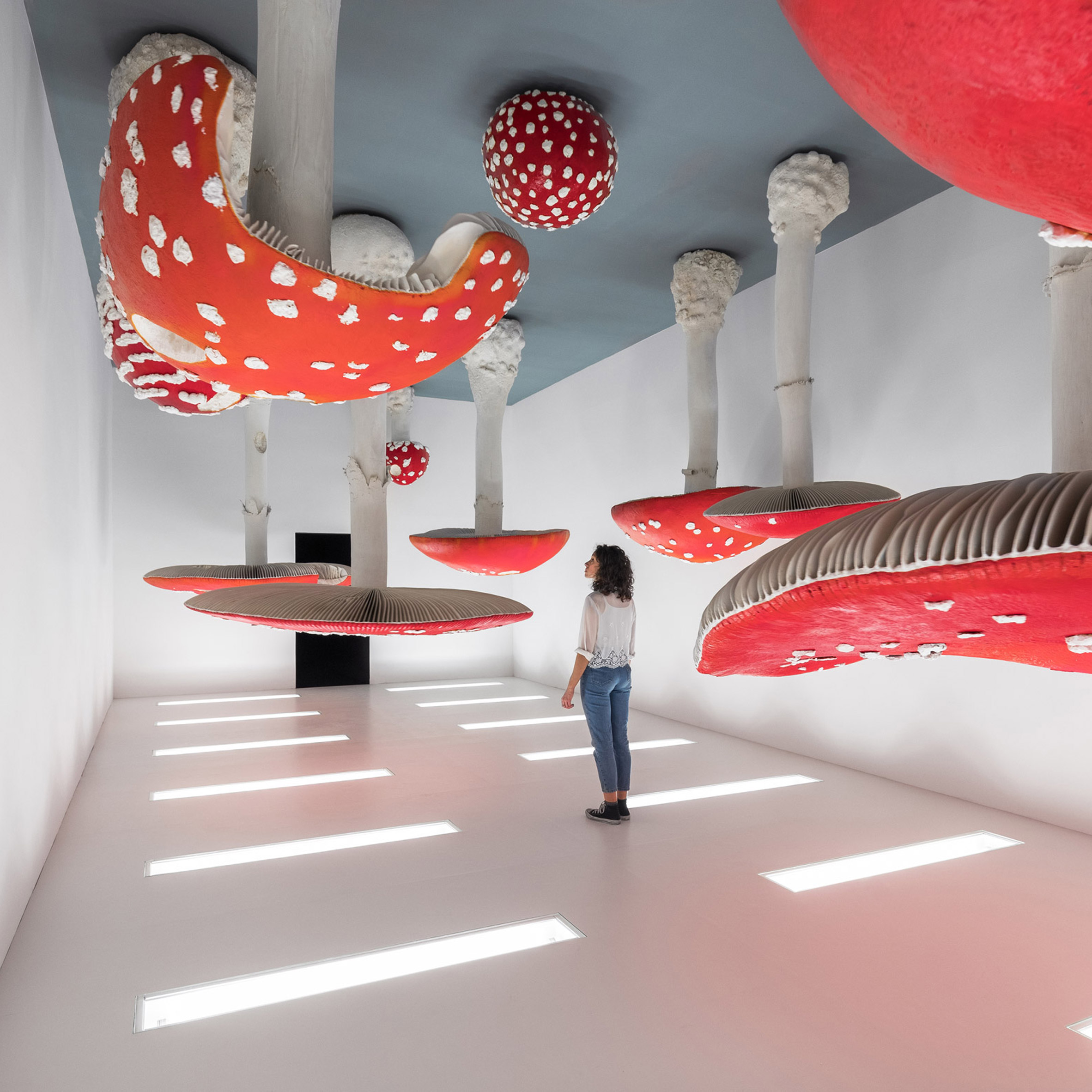 Vochtigheid Doctor in de filosofie regisseur OMA's Fondazione Prada Torre opens with quirky interiors