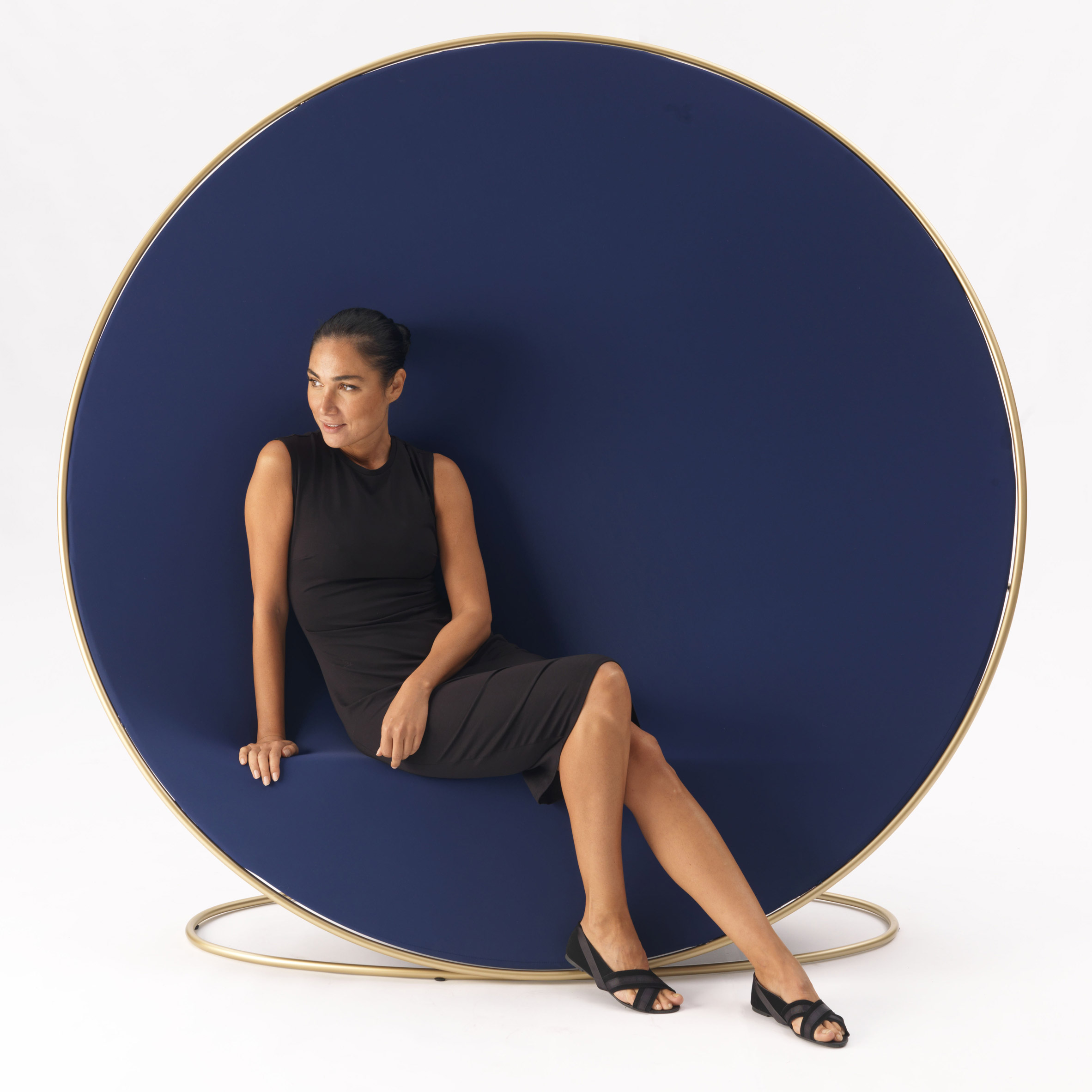 Emanuele Magini pays homage to Anish Kapoor with non-chair