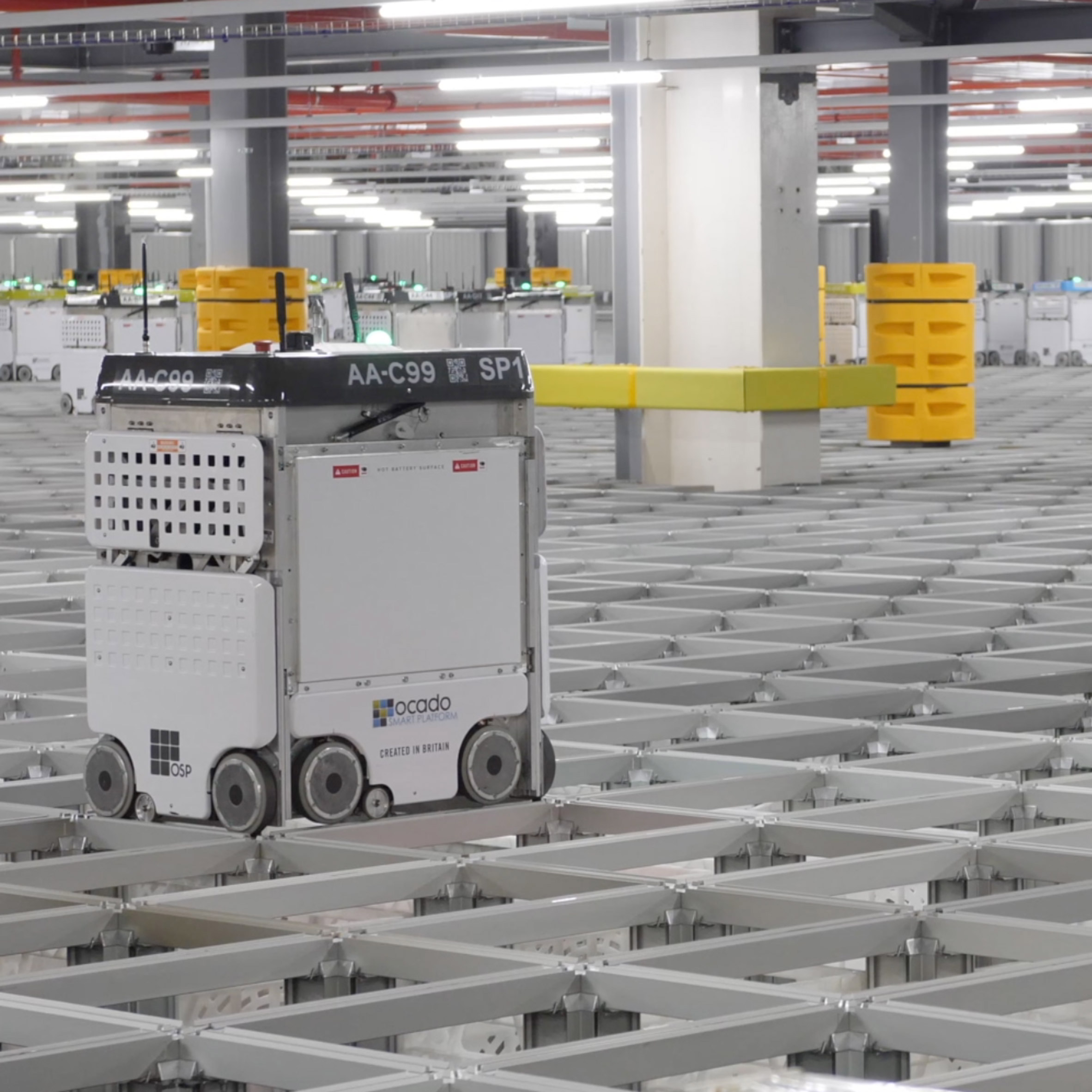Over 1 000 Robots Pack Groceries In Ocado S Online Shopping Warehouse