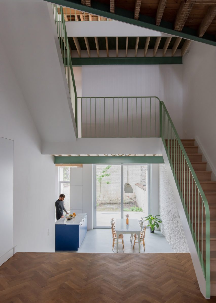 Renier Chalon by Mamout and AUXAU Atelier