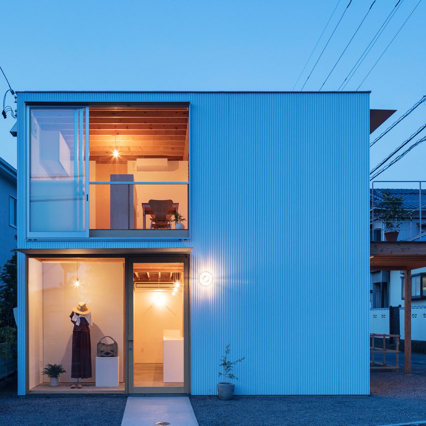 Square House by Suzuki Architects