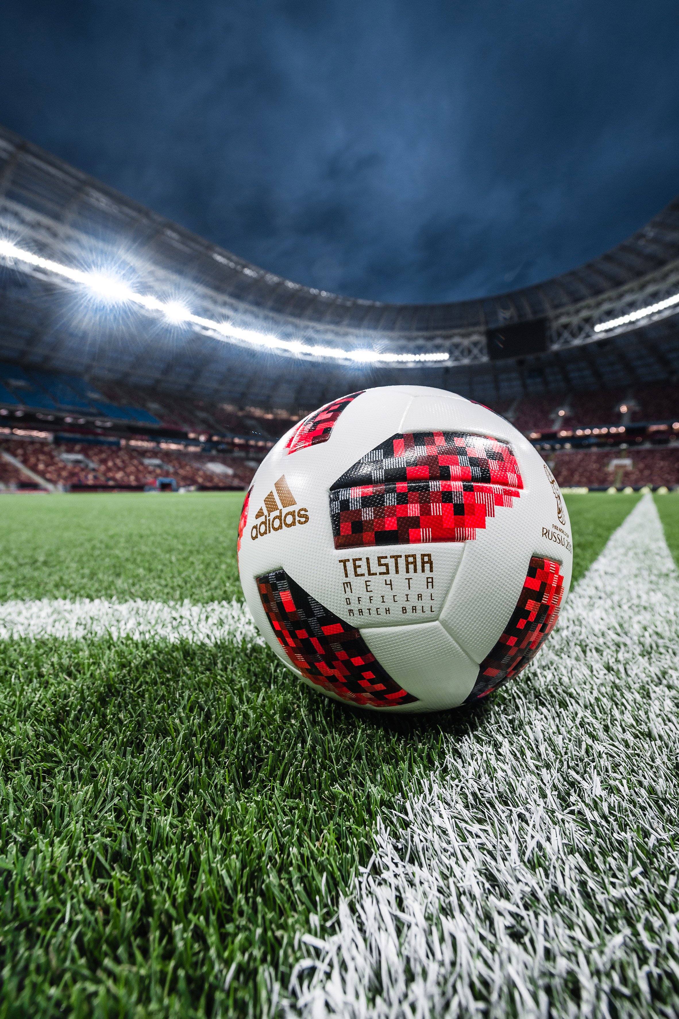 Gå tilbage høj alarm Adidas reveals interactive match ball for knockout stages of World Cup
