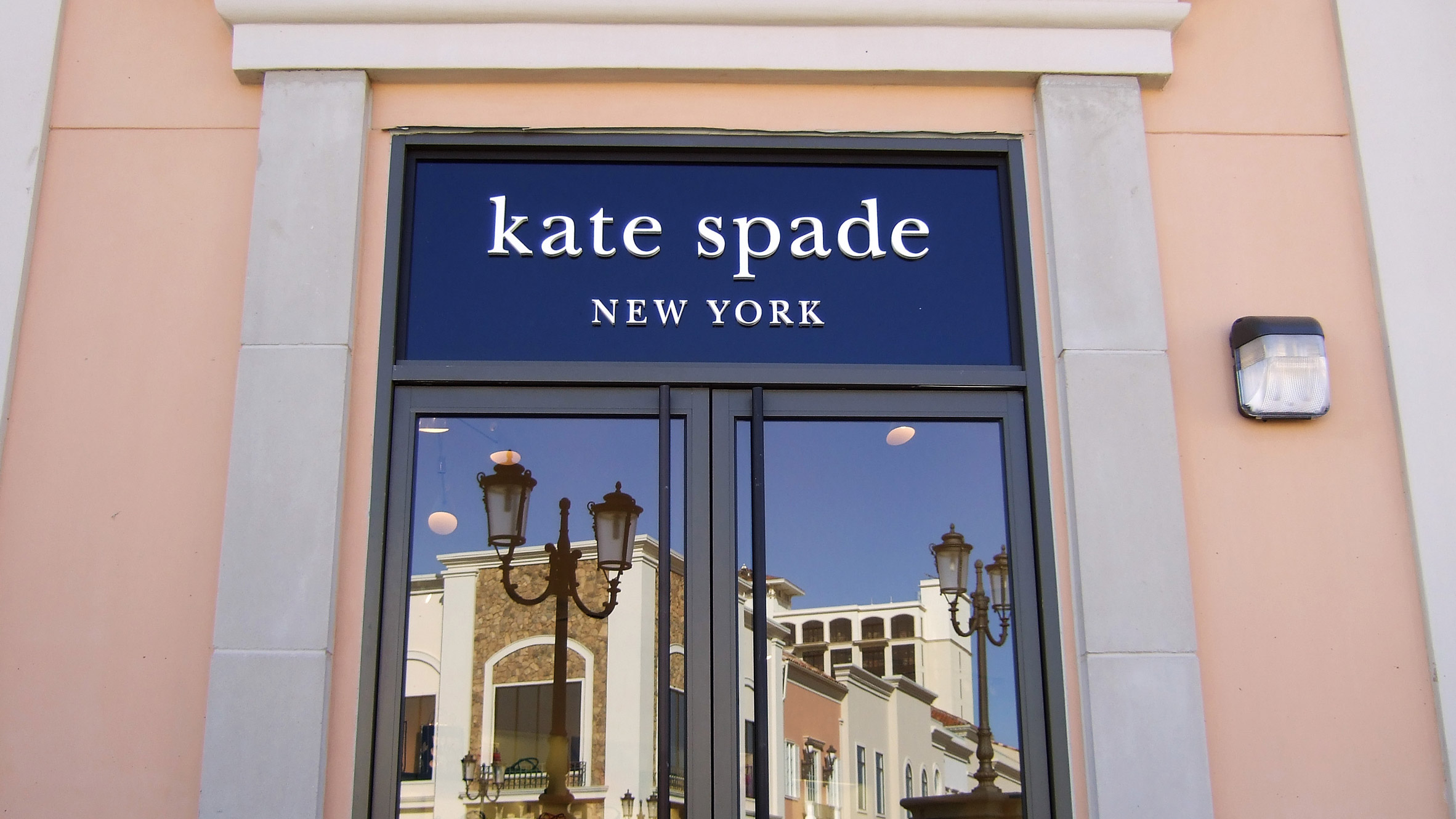 Fashion designer Kate Spade dies aged 55 in apparent suicide