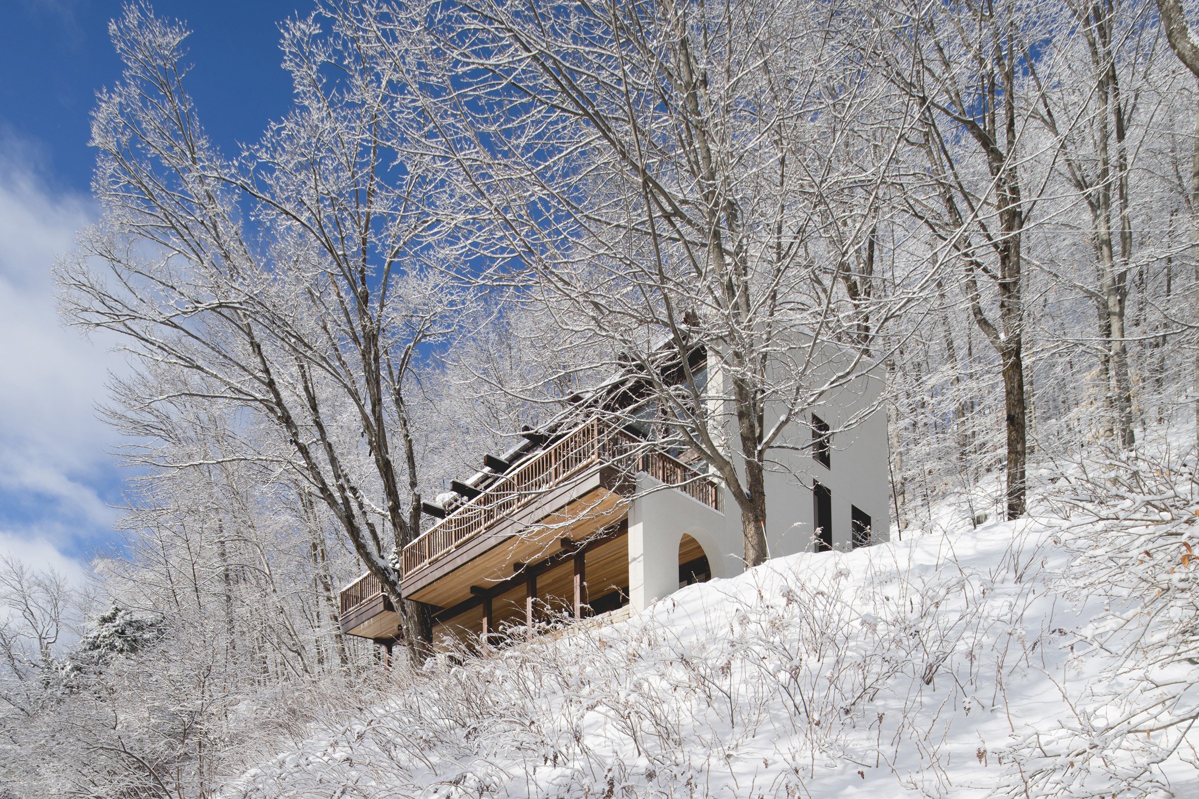 Residence Maribou by Alain Carle Architecte