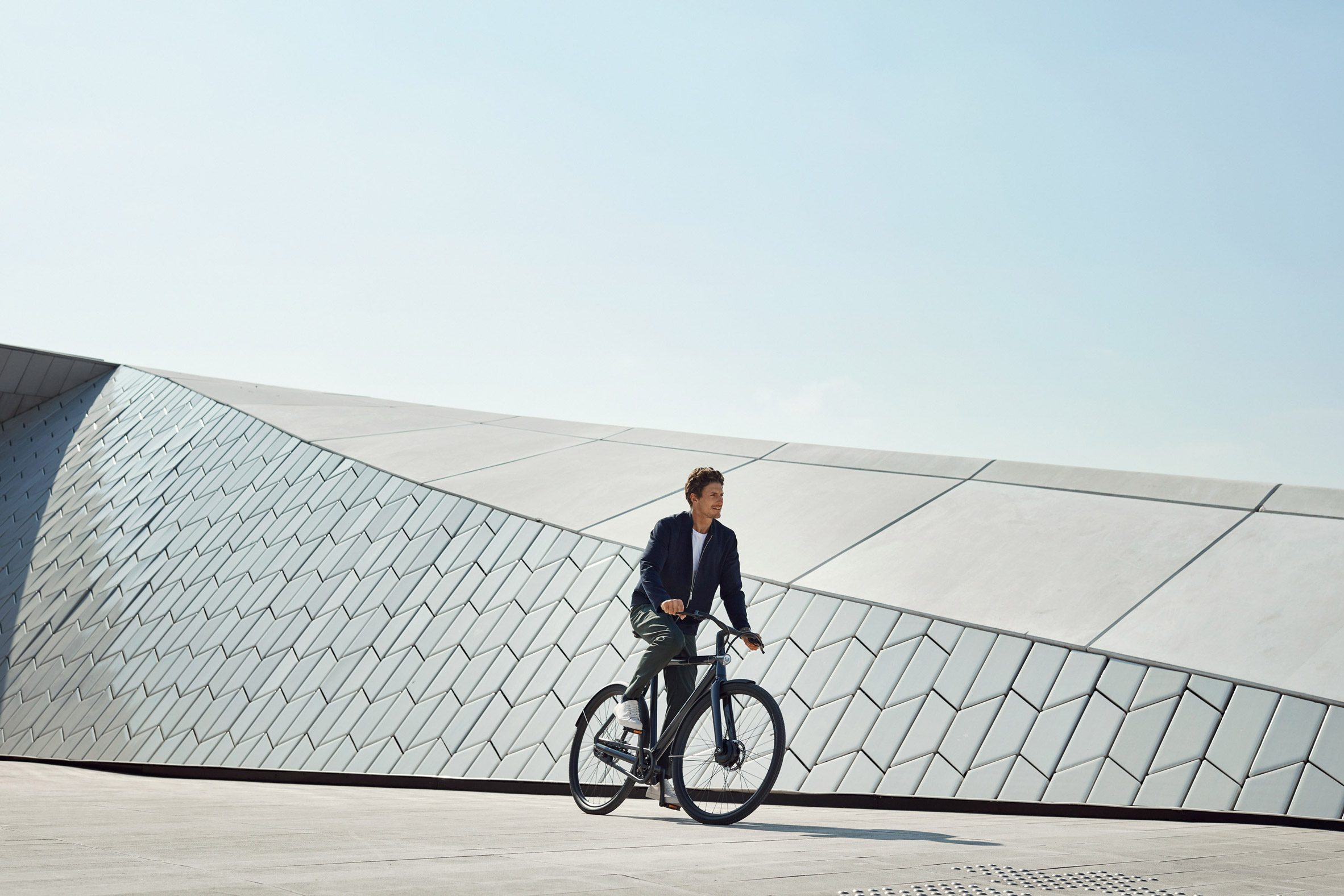 VanMoof launches lock-free Electrified bike that can "take care of itself"
