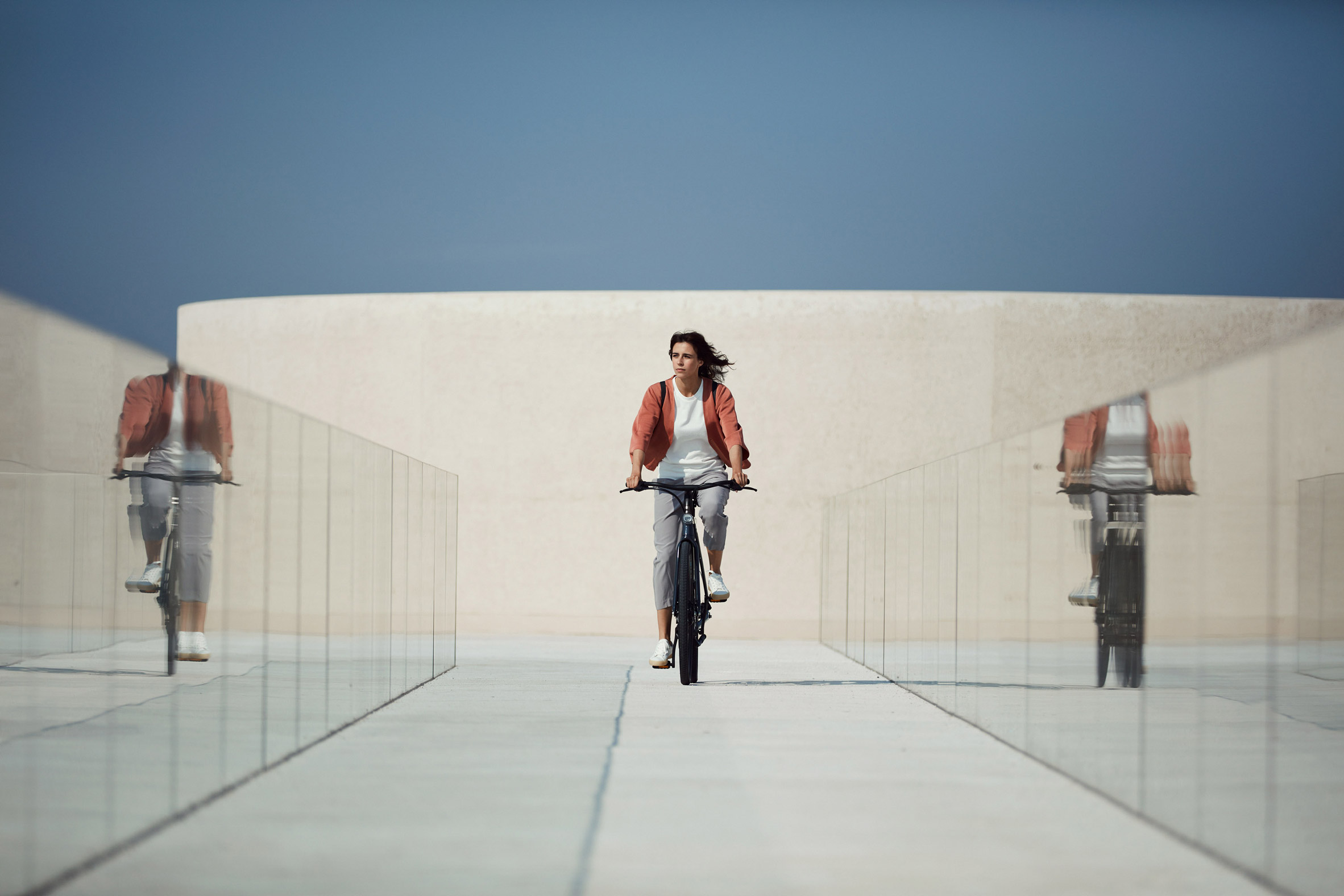 VanMoof launches lock-free Electrified bike that can "take care of itself"