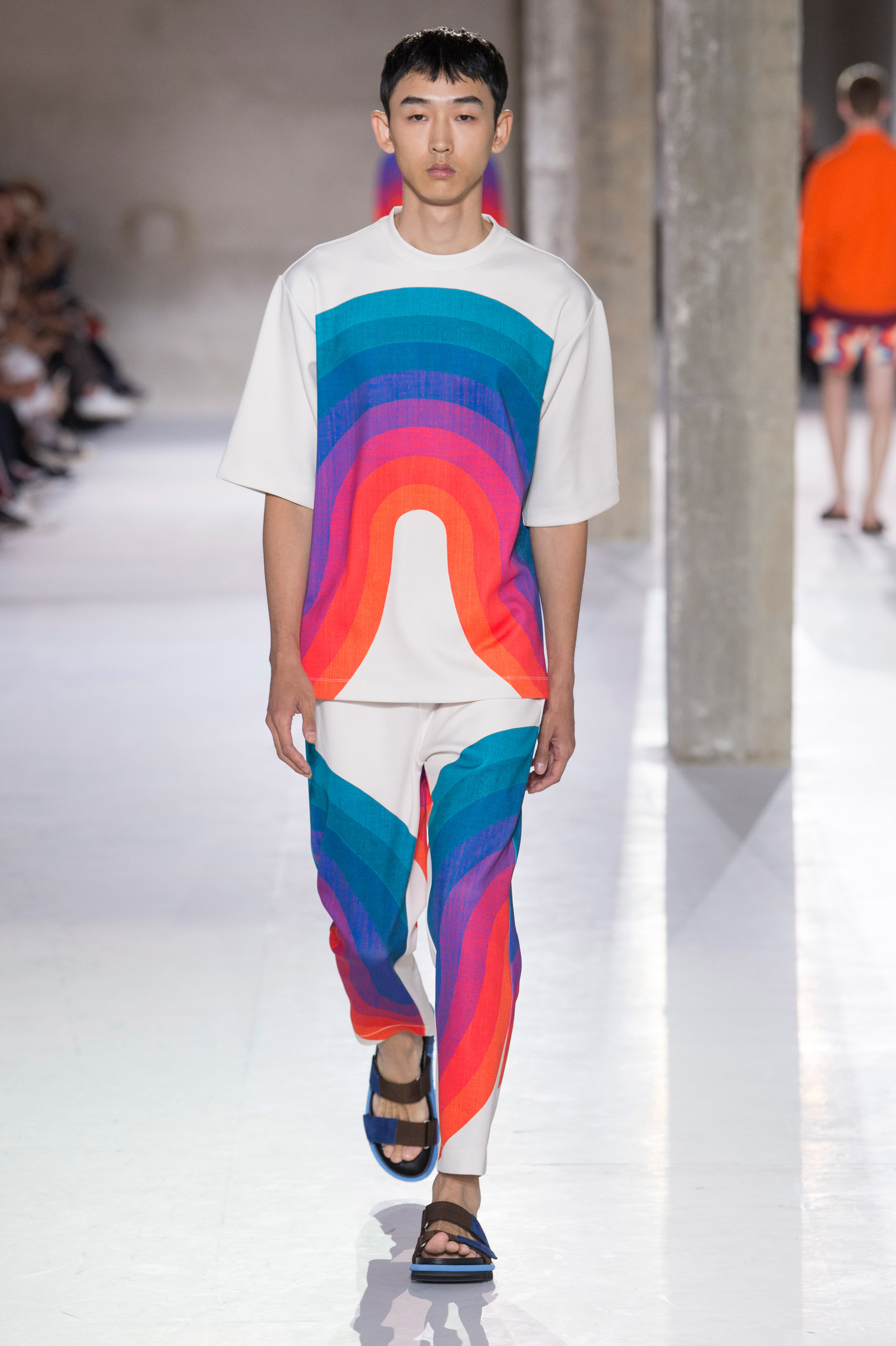 Dries Van Noten pays homage to Verner Panton with colourful SS19 ...