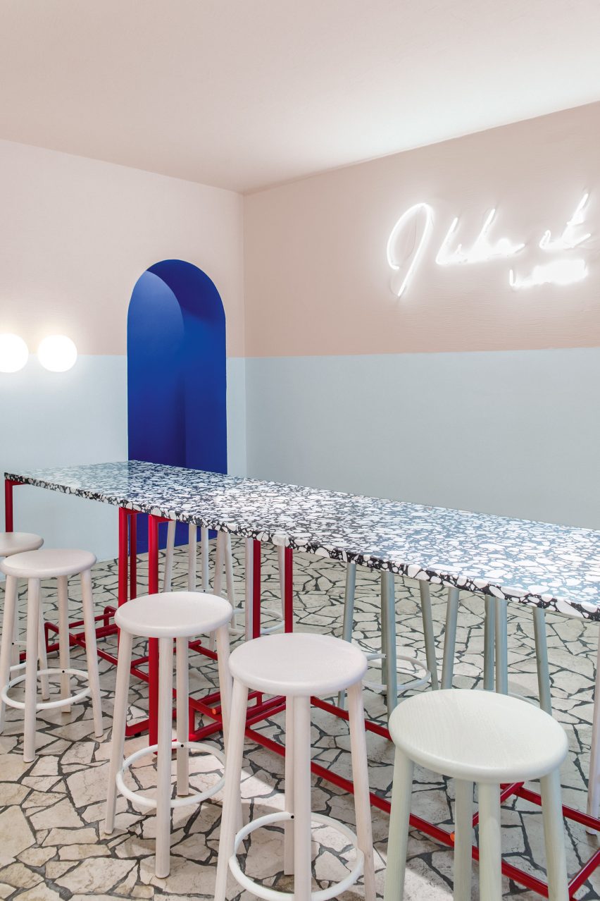 Ester Bruzkus Architekten designs Hockney-inspired restaurant in Berlin