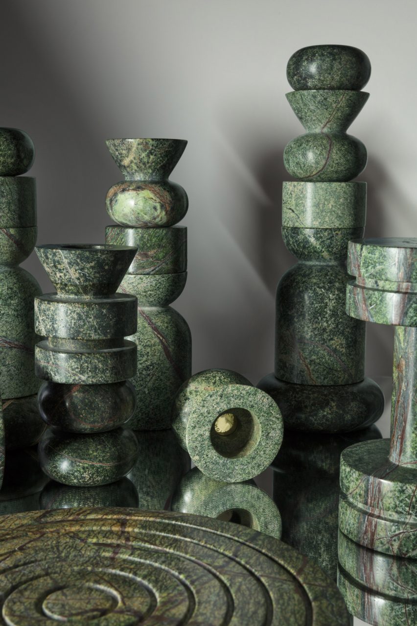 Los viajes de Tom Dixon a la India inspiran una colección de vajillas de mármol verde