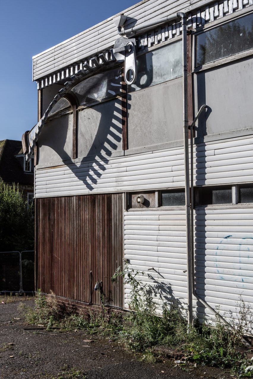 Alex Chinneck unzips the walls of a building in latest installation