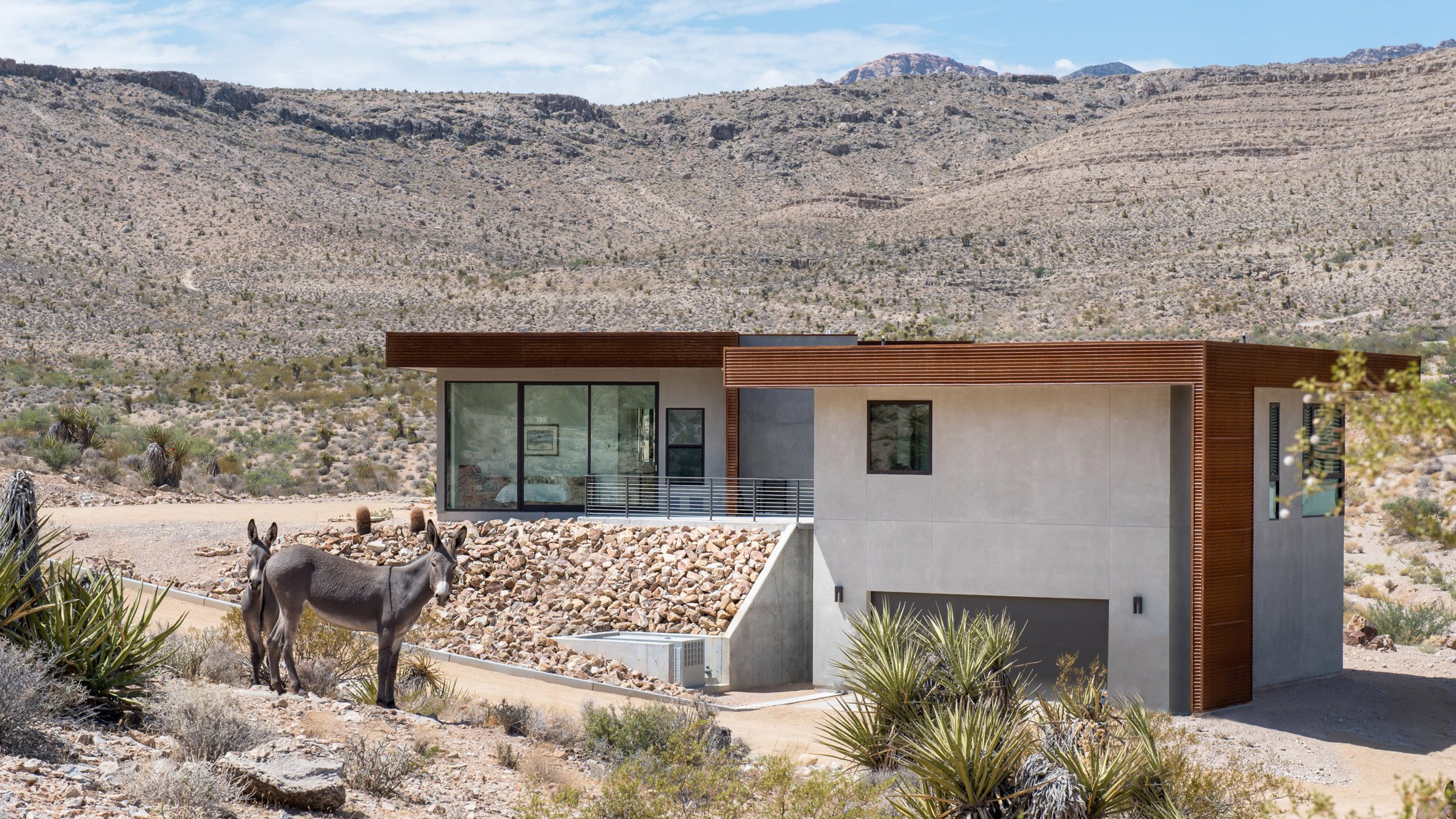 Hoogland Architecture Designs Arroyo House For Stark Desert Site