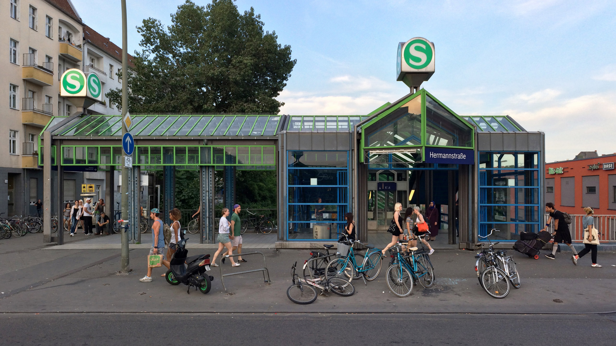 Berlins Hermannstrasse station to trial stressful music to reduce crime