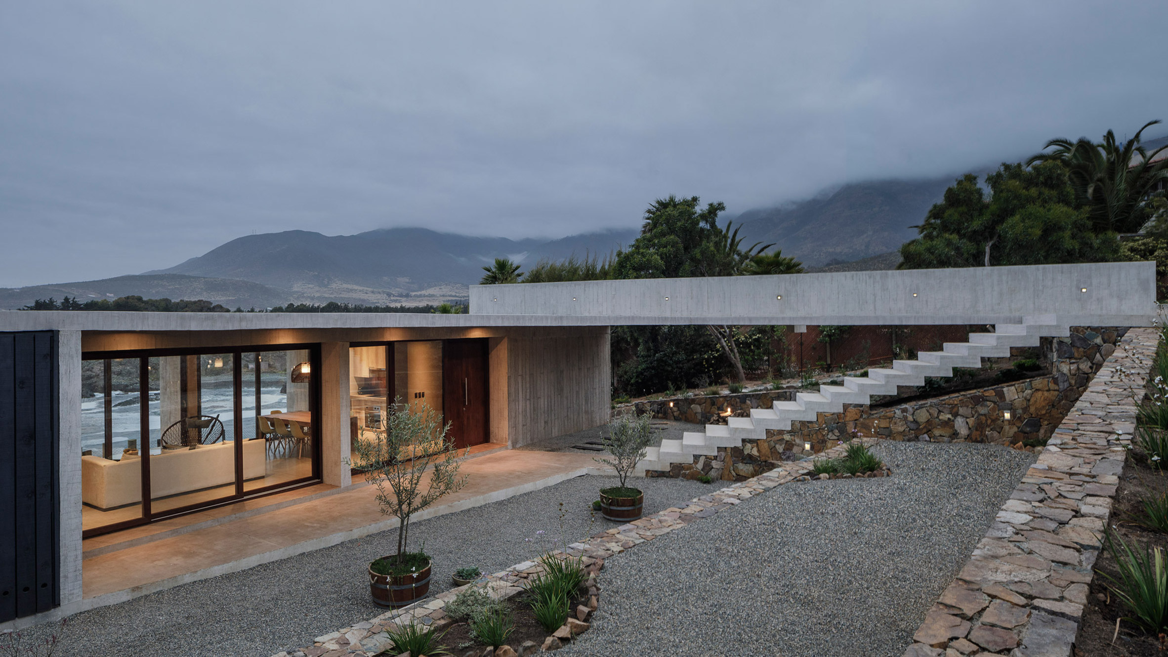 Viewing platform tops Felipe Assadi's Casa Cipolla on Chilean coast
