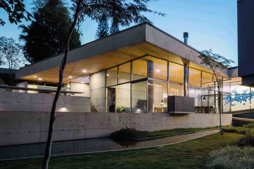 Casa em Cotia by Una Arquitetos