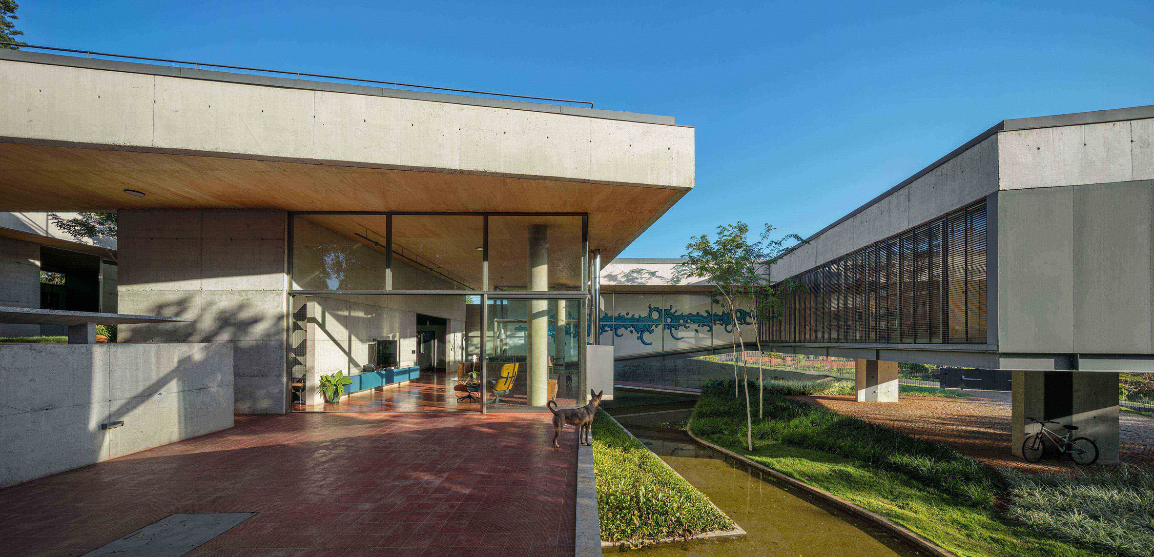 Casa em Cotia by Una Arquitetos