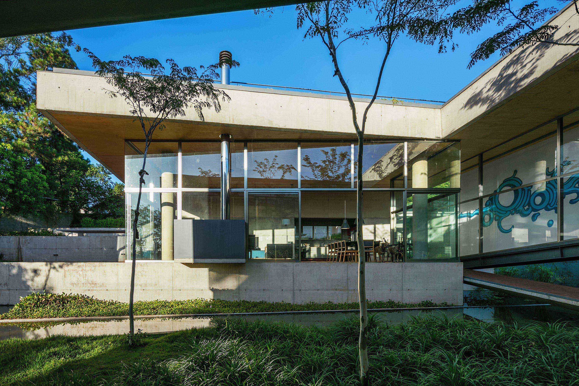 Casa em Cotia by Una Arquitetos