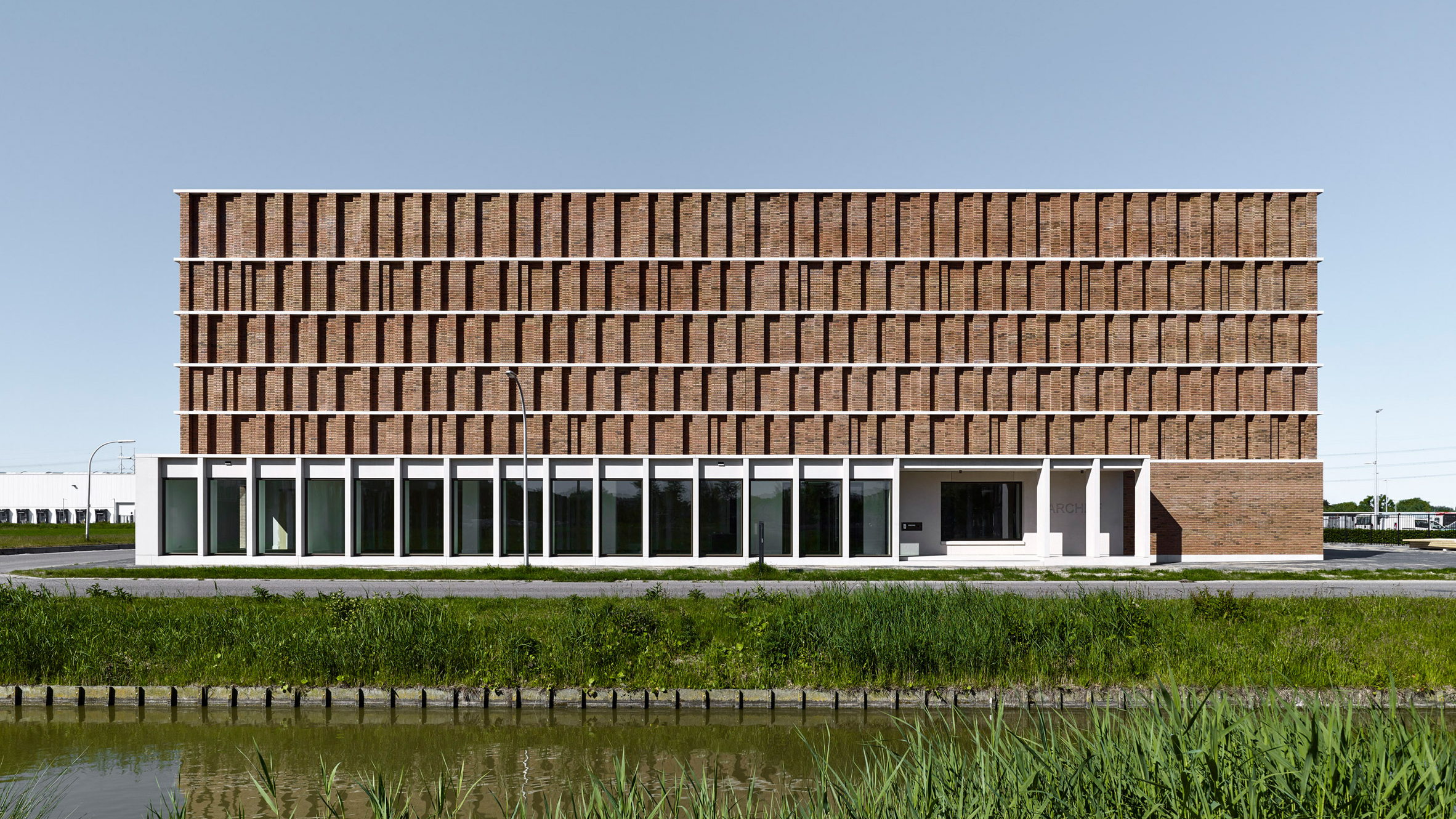 Delft city archive by Office Winhov and Gottlieb Paludan Architects