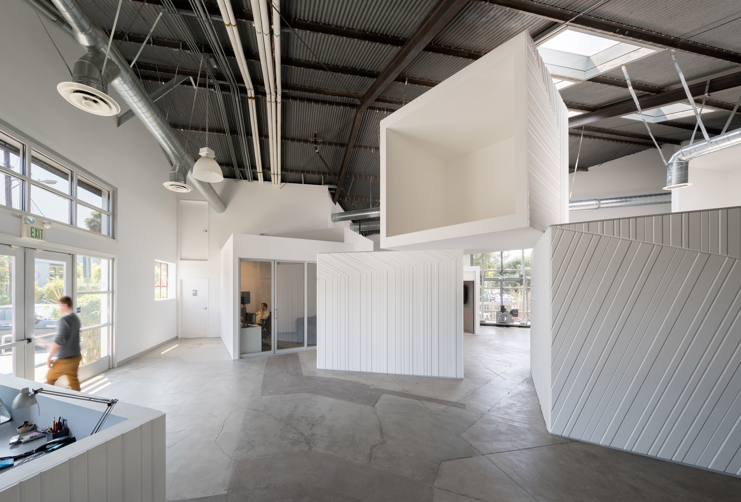 Massive white boxes turn LA warehouse into offices by FreelandBuck