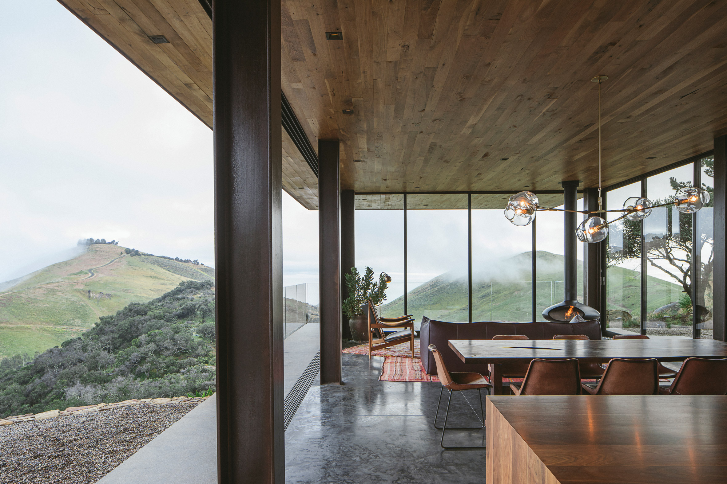 Off-Grid Guest House by Anacapa Architecture