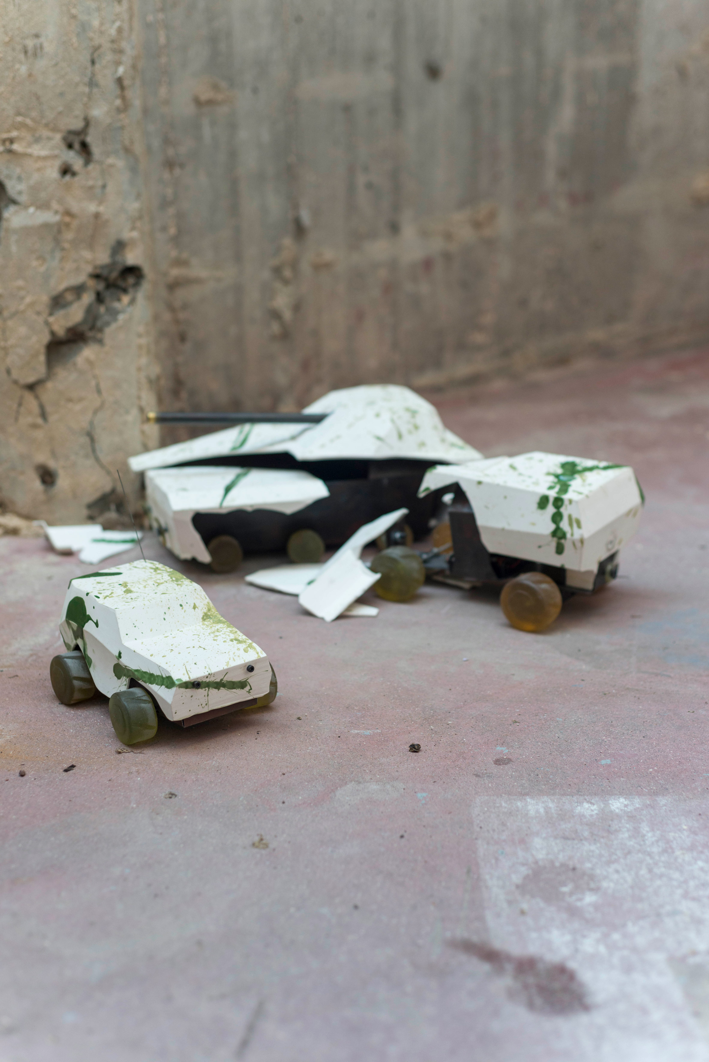 Oz Biri's ceramic military vehicles symbolise the "fragility of life"